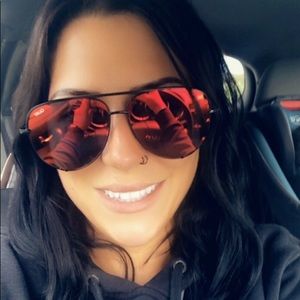 Meet your Posher, Jillian